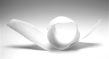 Titania Henderson, Sky & Moon, porcelain, 45 x 9.5 cm.