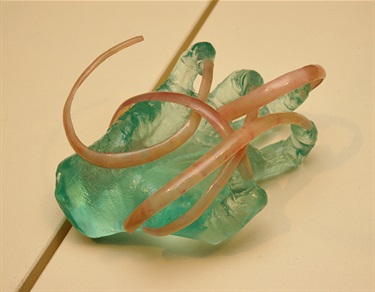Cate Consandine, The things I touch are made of stone, resin, acrylic nails, nail polish, 20 x 14 x 11 cm.