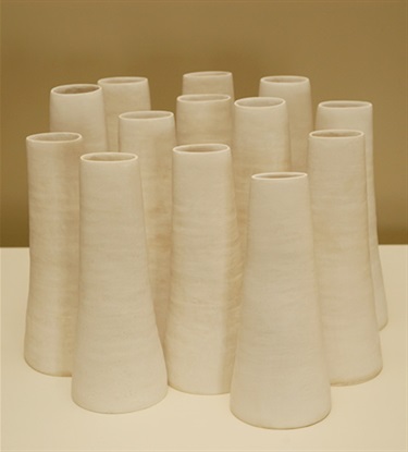 Molly O'Brien, Untitled, Hydrostone plaster, 26 x 44 x 36 cm.