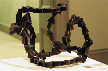 Nicholas Terry, Four Directions, bronze, welding, 36 x 32 x 32 cm.