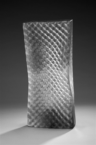 Vivien Pollnow, Transcendence, glass, 50 x 21 x 65 cm.