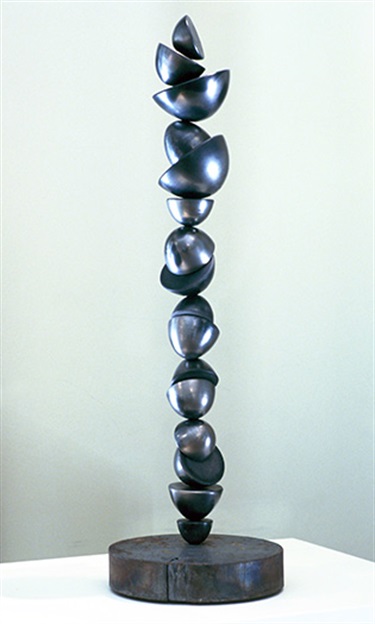 Walter Auer, Colonna Nera, steel, ceramic, 24 x 80 cm.