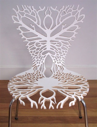 Lisa Jones, Venus Chair, plywood, steel, 40 x 40 x 80 cm. Courtesy of Multiple Box.