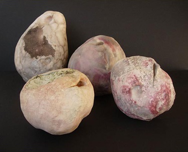 Jane Burbidge, Can't Pick your Rellies, ceramics, 24 x 17 x 16 cm.