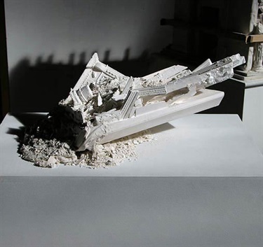 Ruth Johnstone, Skip, hydrostone, 17 x 20 x 40 cm.