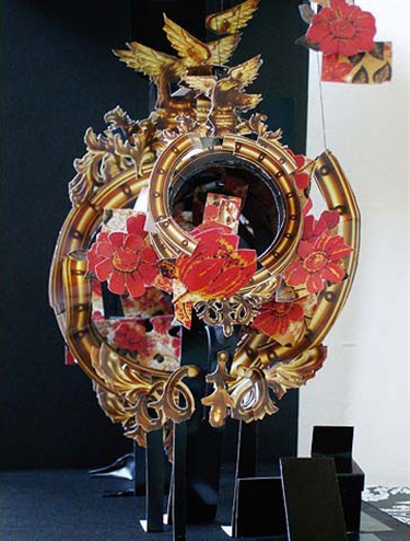 Sarah Jay, Gold Eagle Mirror, photographic paper, foam, board, 10 x 25 cm.