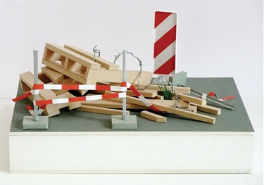 Carly Fischer, I didn't come here to be a tourist (Berlin) #6, paper, foamcore, adhesives, 20 x 15 x 11 cm. Courtesy of Helen Gory Galerie.