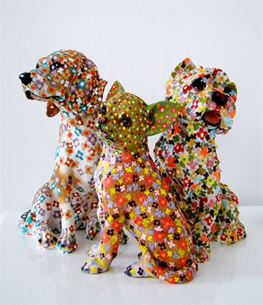 Graham Blondel, Threesome 2008, resin casts with acrylic paint, 35 x 35 x 35 cm. Courtesy of A-Space on Cleveland.