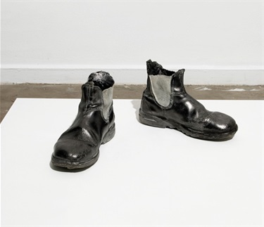 Rosalind Lemoh, Sunday Best, polished concrete, 20 x 30 x 33 cm.
