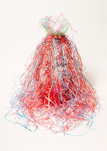 Annie Aitken, Stitched #10, nylon vegetable nets, stripped polypropylene vegetable sacks, stainless steel wire, 35 x 45 x 45 cm. Courtesy of James Dorahy Project Space.