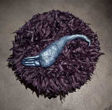 Kate Just, Nesting, epoxy clay, fibreglass, metallic car paint, satin, latchhooking plastic, 22 x 52 x 52 cm. Courtesy of Nellie Castan Gallery.