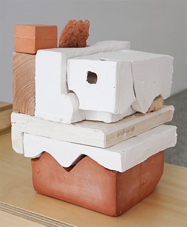 Katherine Huang, Stacking Landscapes, porcelain, terracotta, plastic, wood, found object on box, 35 x 29 x 47 cm. Courtesy of Neon Parc.