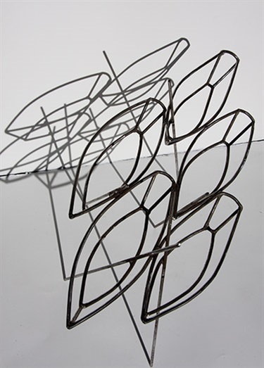 Dominique Sutton, Flotilla, steel, 70 x 70 cm.