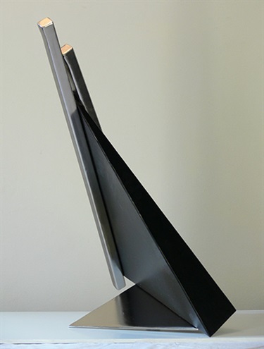 Jacek Wankowski, Unsettle, nickel and black chrome electroplated steel, 64 x 47 x 60 cm.