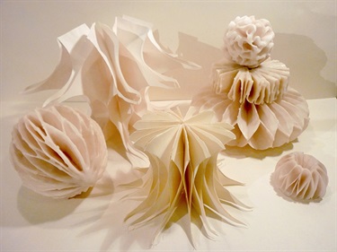 Laura Jade, White Parazoa, paper, felt, wax, glue, 50 x 50 x 50 cm.