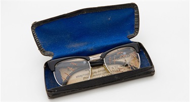 Norian Ilariu Paicu, Adjusted Vision, plastic, optical lenses, copper wire, 18 x 2.5 x 5 cm.