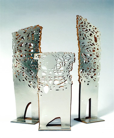 Gary Christian, Atomic Family, stainless steel, corten steel, 76 x 76 x 30 cm.