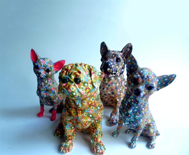 Graham Blondel, Friends – Pinkie, Bob, Jake & Bluey, acrylic paint on acrylic casts, 30 x 30 x 30 cm.