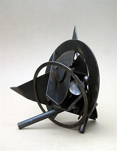 Luke Rogers, Muzzled, welded steel, 50 x 45 x 38 cm.