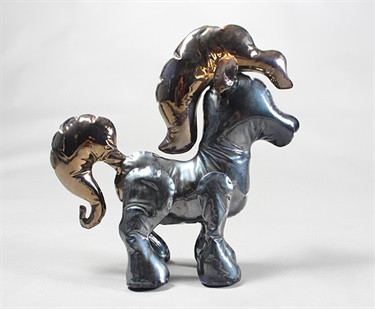 Petra Svoboda, Show Pony, ceramic, metallic glaze, wire, 50 x 40 x 30 cm.