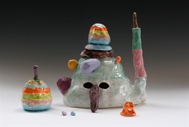 Lynda Draper, Jen, ceramic, 36 x 37 x 26 cm. Courtesy of Gallerysmith.