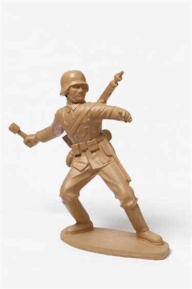 Marcel Cousins, German Soldier with Grenade, polyester resin, fibreglass, enamel, 56 x 58 x 20 cm. Courtesy of Helen Gory Galerie.