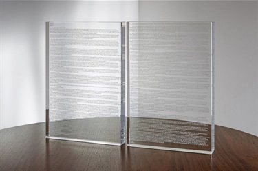 Uri Auerbach, Agreement (iTunes 11.0.4), laser engraved crystal panels, 62 x 42 x 4 cm.