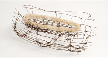Wendy Teakel, Continuum, ringlock wire, steel, sheep fleece, 3 x 9 x 7 cm. Courtesy of Stella Downer Fine Art.