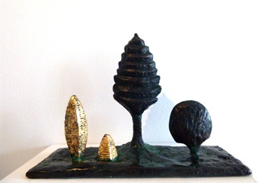 Zoe Amor, The Hive, bronze, gold leaf, 18 x 26 x 9 cm.