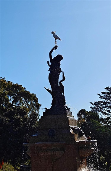 Perched on Eros, Valerie Cheng, Yr 8, Macquarie Grammar School