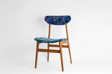 Joshua Copland-Nielsen, Public Elegance (mid-century bus chair), mid-century chair, reupholstered with Sydney bus seat upholstery, staples, liquid nails, 80 x 45 x 49 cm. Photo: Jacquie Manning.