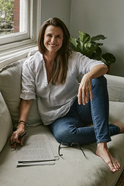 Caroline-Kronenberg-Artist-in-Residence-Portrait-resized-for-AIR-page.jpg