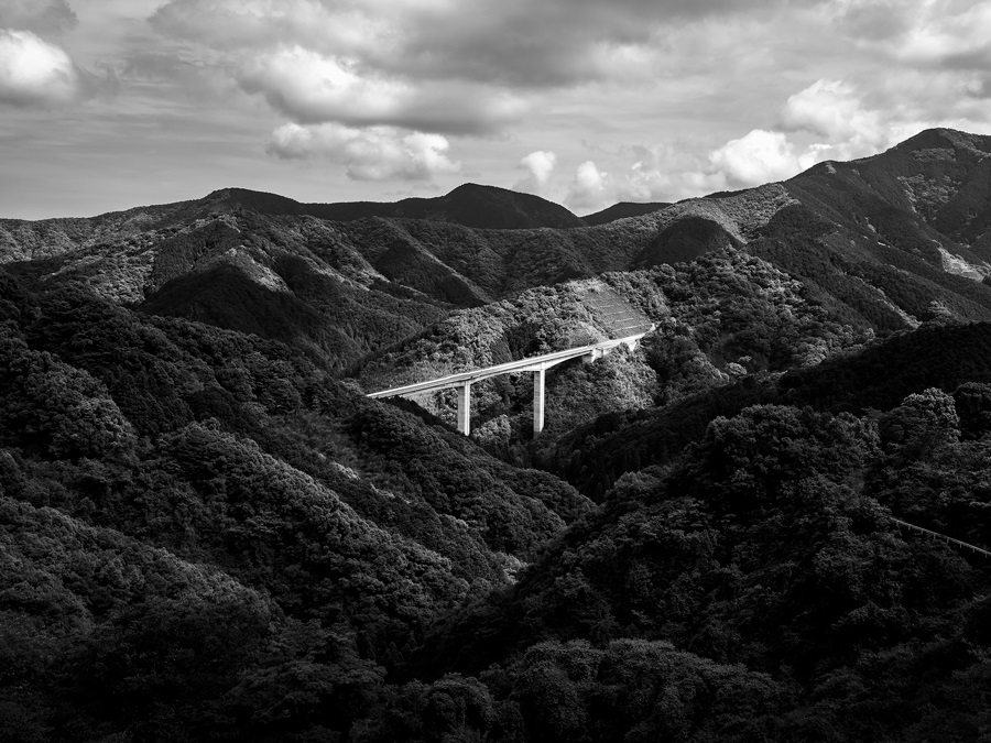 Damien-Drew-View-from-Kurezaka_ohashi_Shikoku-2019-Resized-for-exhibition-page.jpg